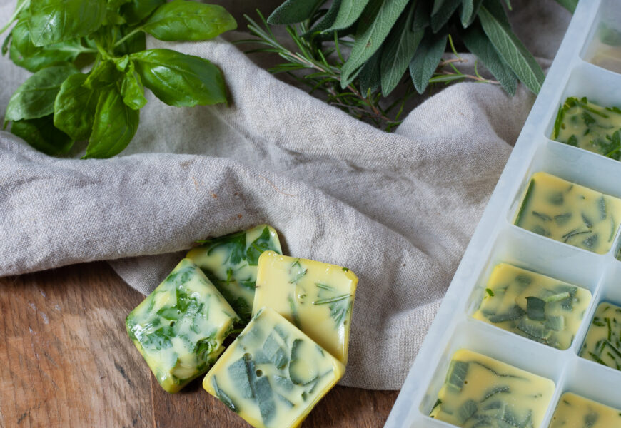 how to save fresh herbs in freezer