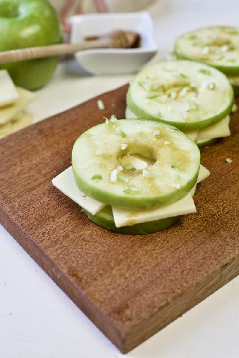 cheddar apple sandwiches with broccoli sprinkles3