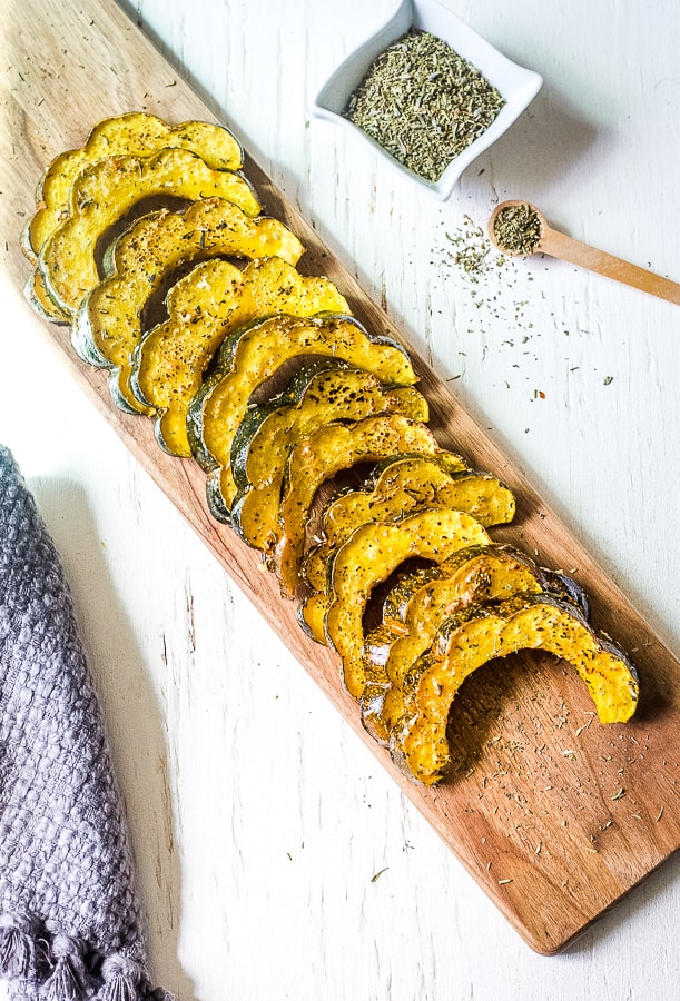 herb roasted acorn squash recipe from the domestic dietitian