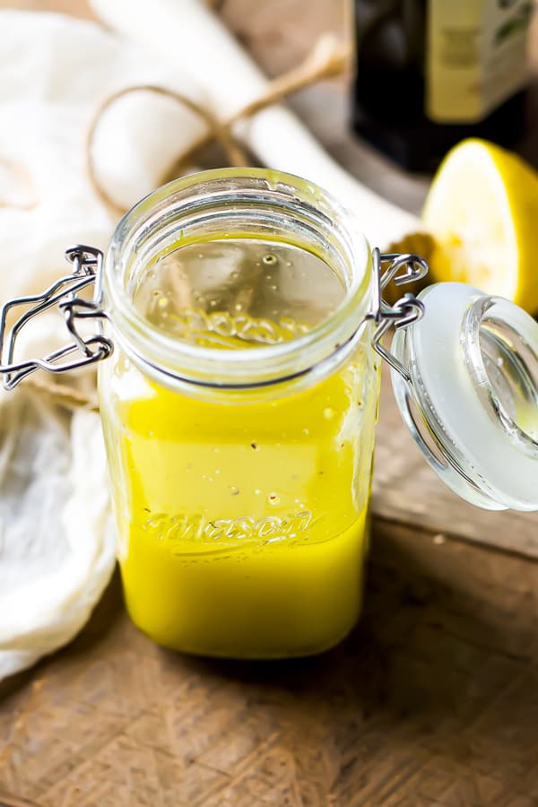 light and fresh lemon based vinaigrette salad dressing