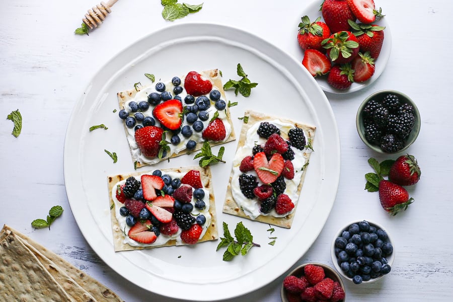 mini lavash fruit pizzas with fresh berries