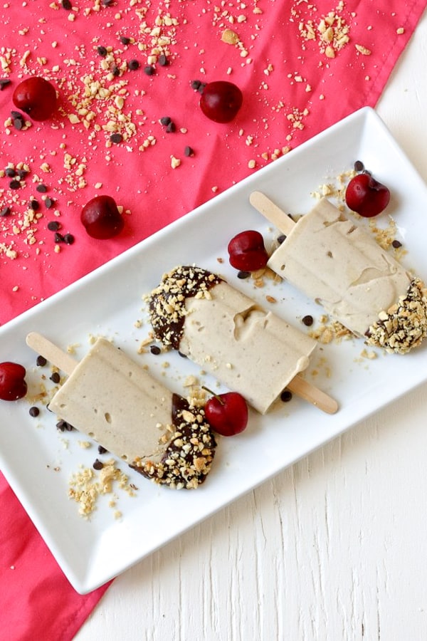 banana split popsicles - a healthy summer treat / the domestic dietitian