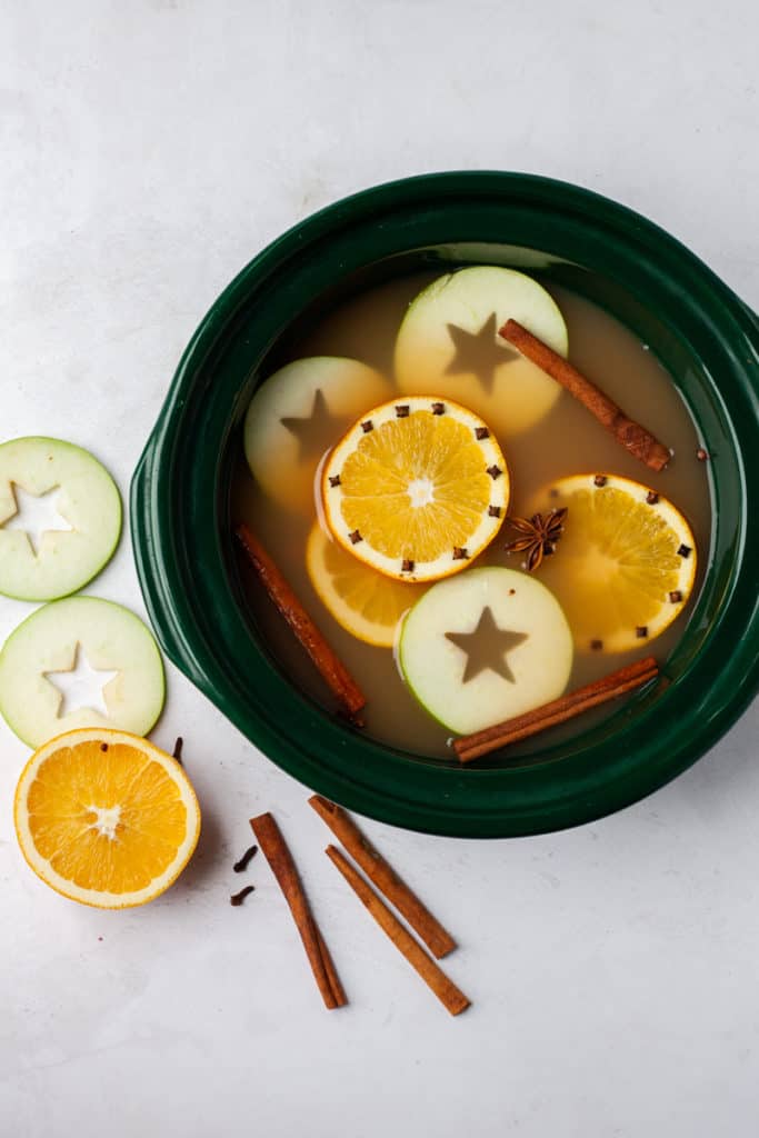 apple cider mulled wine in crock pot