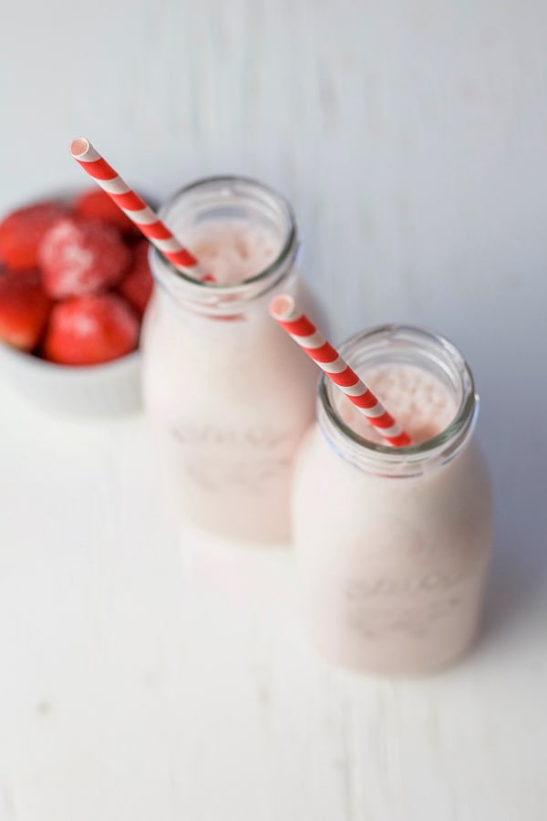 healthy strawberry banana smoothies