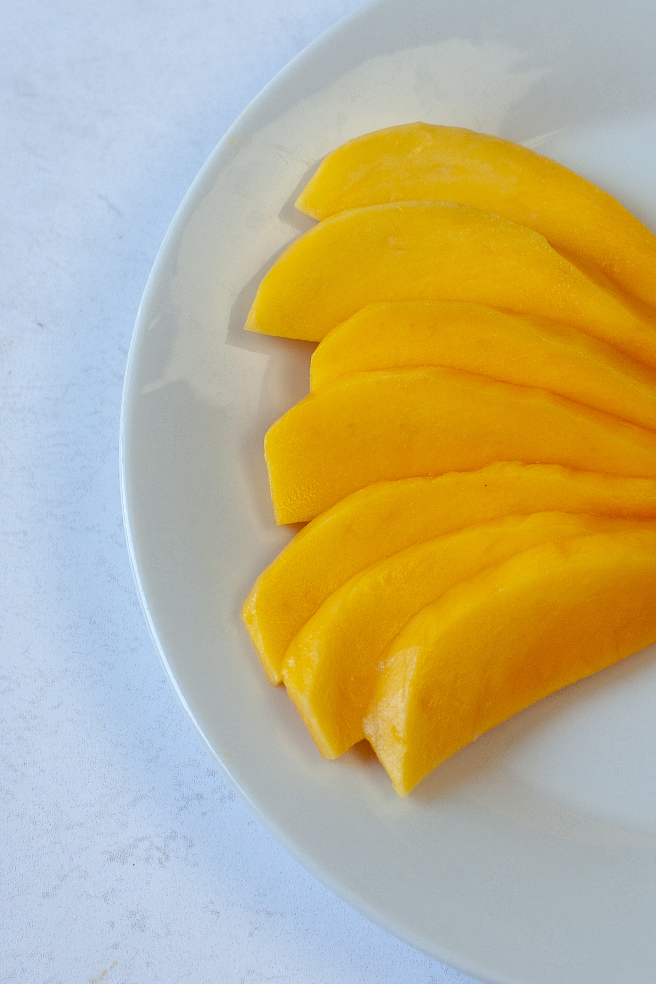 How to Cut a Mango - Mediterranean Diet - The Domestic Dietitian