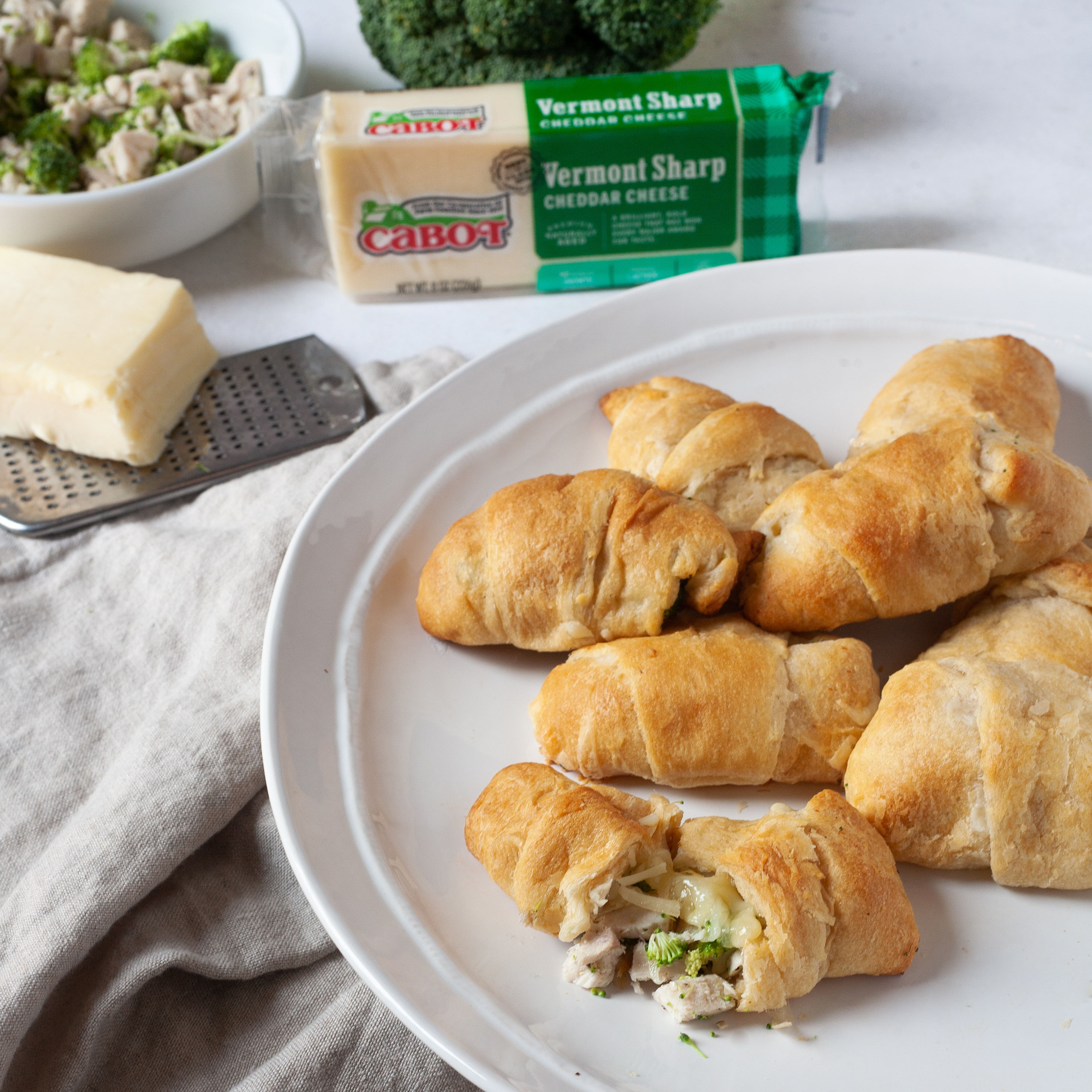 cheesy chicken broccoli rolls