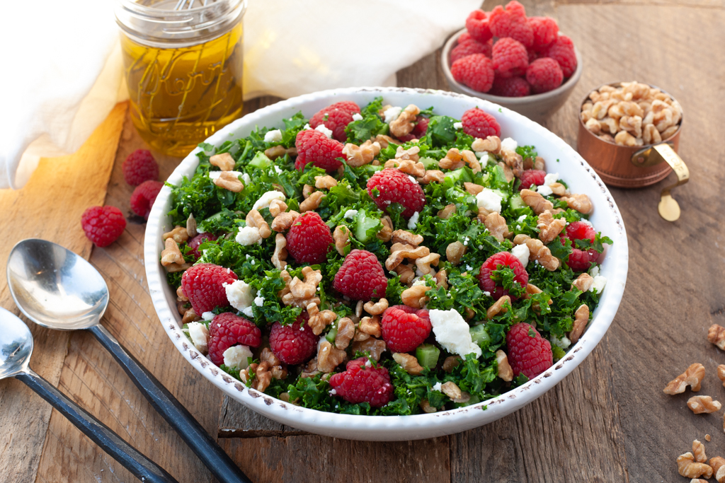 raspberry walnut salad