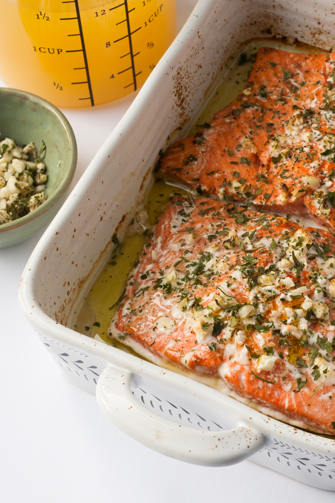 baked salmon with pineapple juice, garlic and herbs