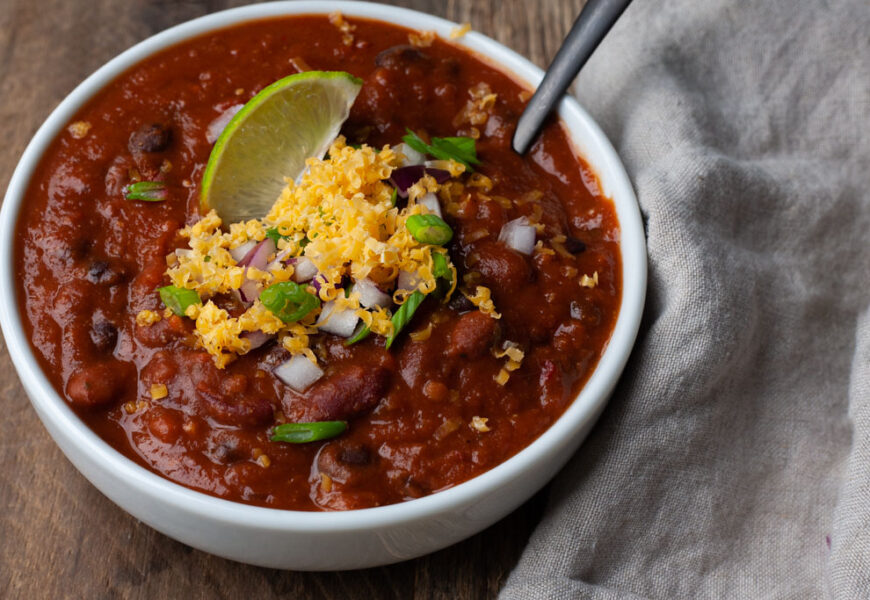 Ridiculously Easy Meatless Chili Recipe - The Domestic Dietitian