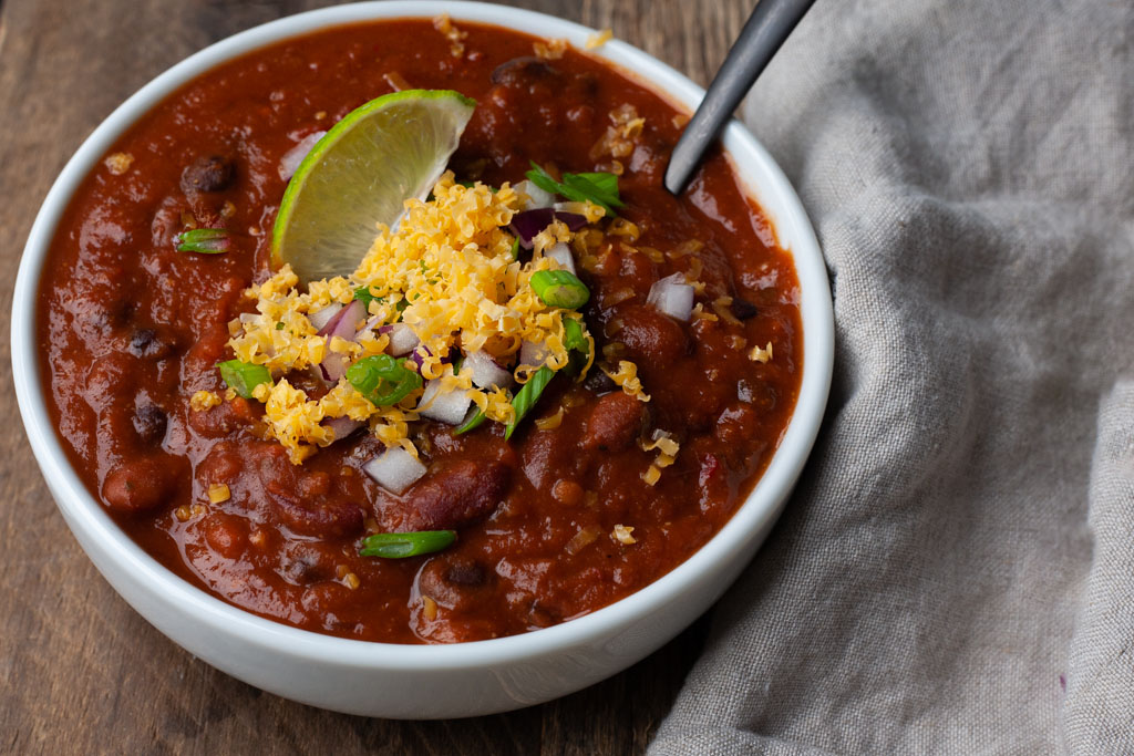 Ridiculously Easy Meatless Chili Recipe - The Domestic Dietitian