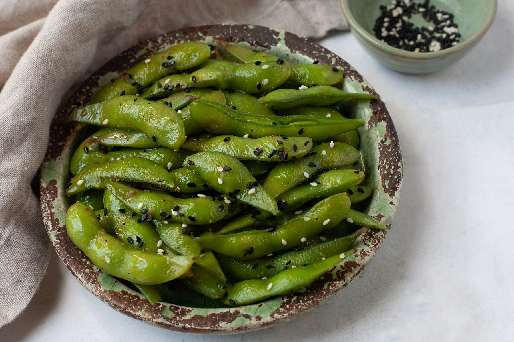 10 Minute Sesame and Garlic Edamame Recipe - The Domestic Dietitian