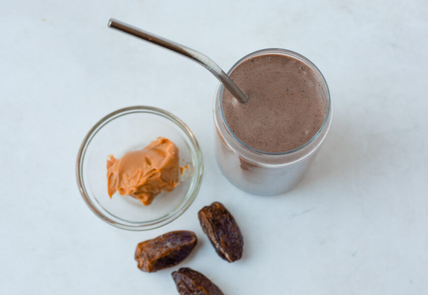 date and peanut butter smoothie