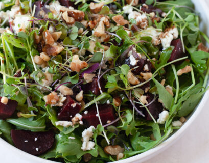 arugula and beet salad with goat cheese and walnuts