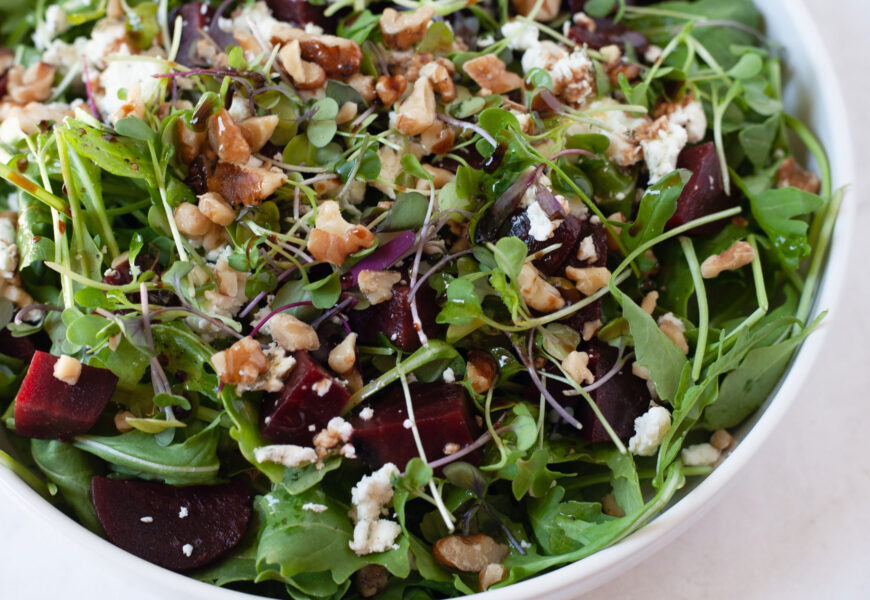 arugula and beet salad with goat cheese and walnuts