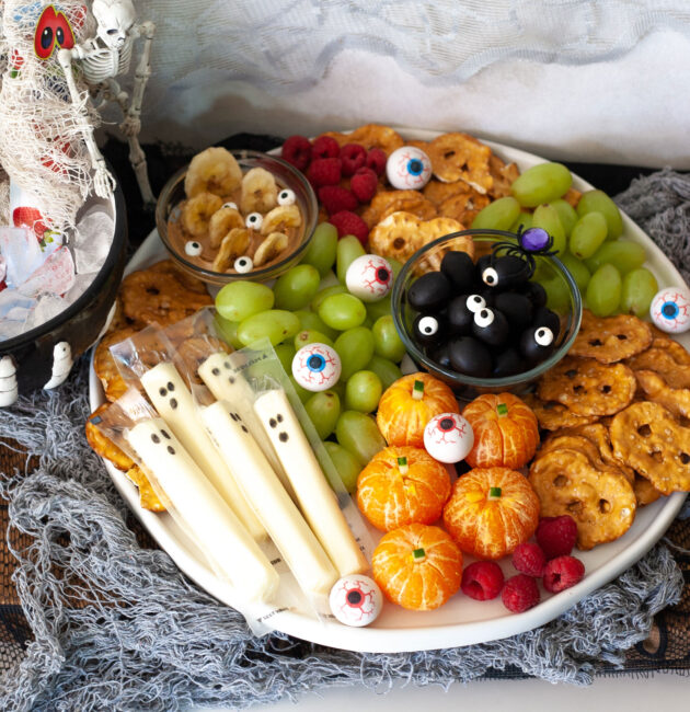 boo-board-halloween-charcuterie